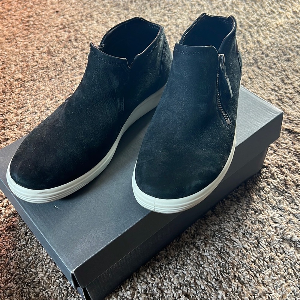 Women’s Ecco shoes.